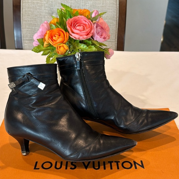 Authentic Louis Vuitton ankle boots - Picture 2 of 16